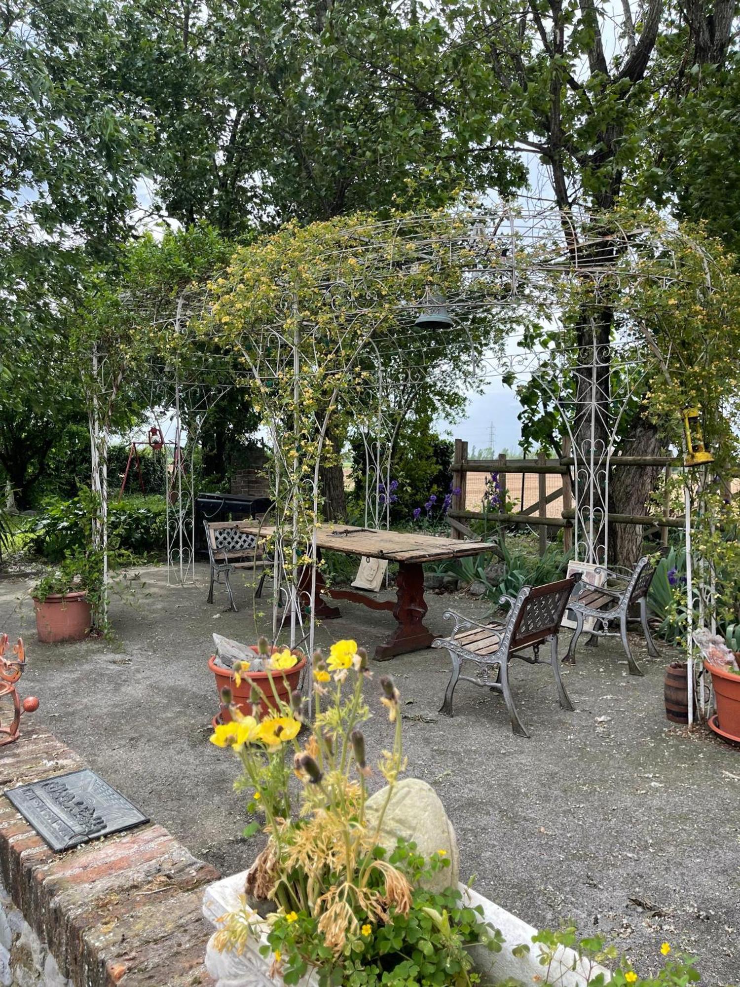 B&B La Cascina Di Alice Castiglione Delle Stiviere Exterior foto